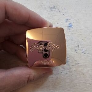 Tarte Big Ego pomade